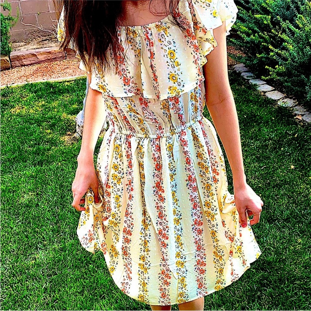 Hem & Thread Ruffle Floral Dress Size S